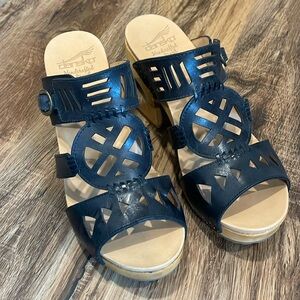 Dansko Oralee Black Leather Cutout Boho Wood Chunky Heel Mules Size 40/9.5-10